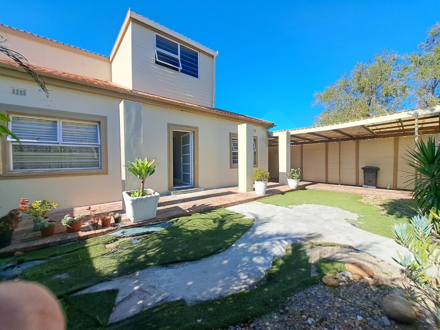 4 Bedroom Property for Sale in Lansdowne Western Cape
